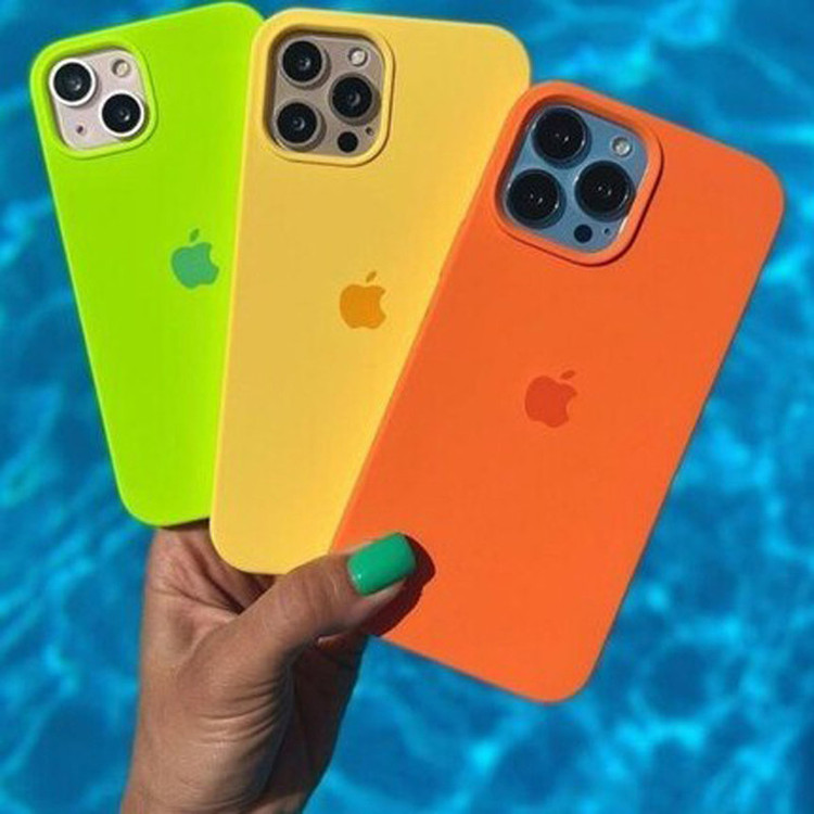 کاور تام قاب مدل سیلیکونی بدون محافظ لنز کد Clkb مناسب برای گوشی موبایل اپل iPhone 16 Pro Max