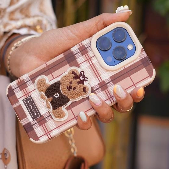 قاب مدل burbery teddy مناسب برای گوشی آیفون iPhone 1۴ Promax کد Tor-c4230