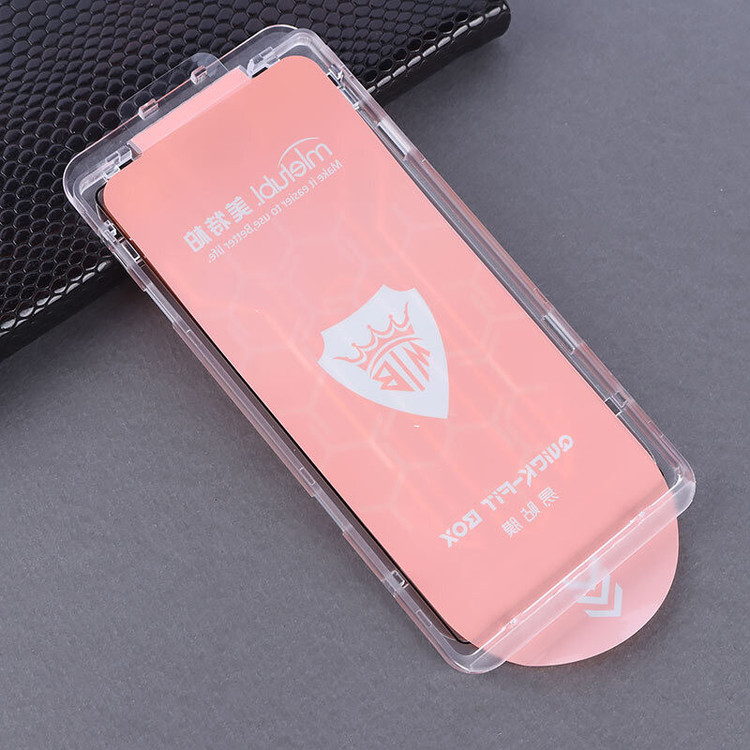 محافظ صفحه نمایش ال کا جی مدل Quick-fit Box مناسب برای گوشی موبایل اپل iPhone 17 ProMax