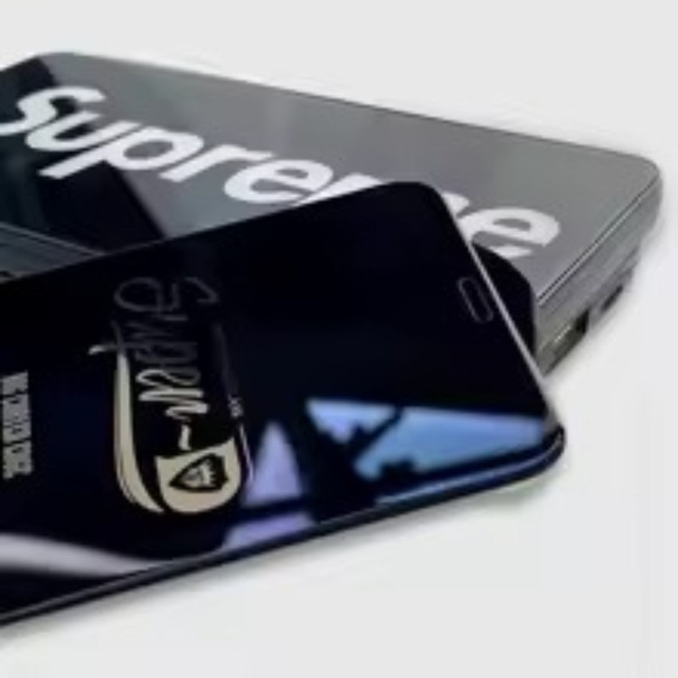 محافظ صفحه نمایش ال کا جی مدل سوپر دی مناسب برای گوشی موبایل اپل iPhone 13 به همراه محافظ پشت گوشی و محافظ لنز